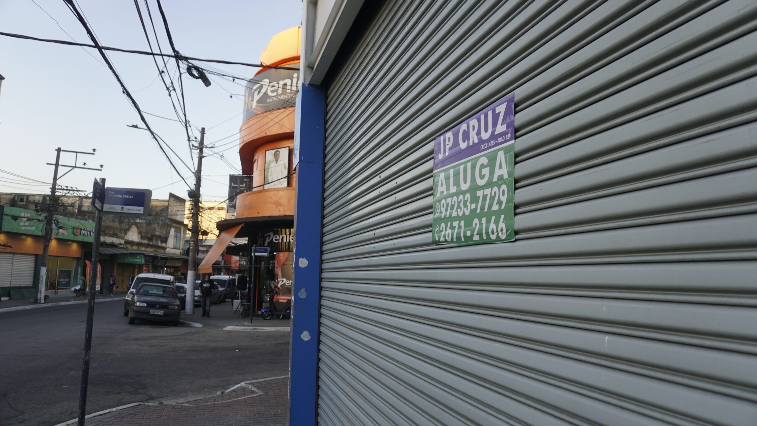 Abandono e prejuízo isso é a Avenida Duque de Caxias.